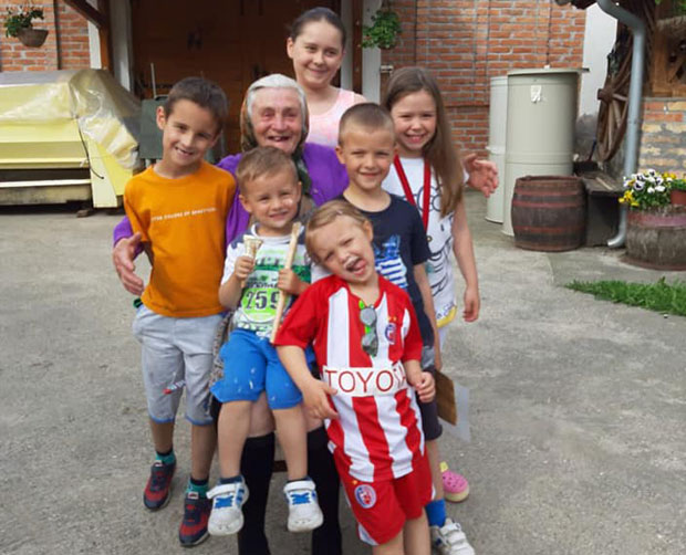 Љубица Стојковић (84), најстарија виноградарка у Баноштору: Свако јутро по чашица ракије, за доручак хлеб испечен на плотни, избегавам све из продавнице 